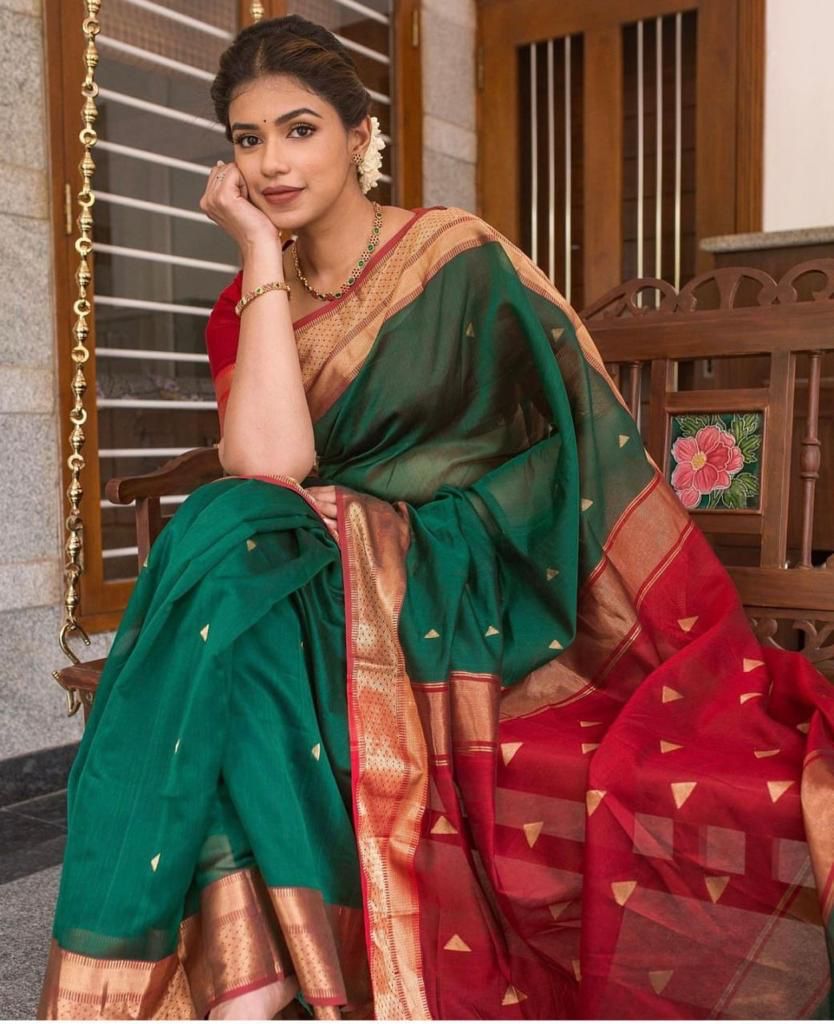 Green Women's Heavy Banarasi Silk Woven Pattern Modern Jacquard Work Most Trendy and Famous 5.5 Meter Saree with fully Jacquard Trendy Work Blouse Peice.