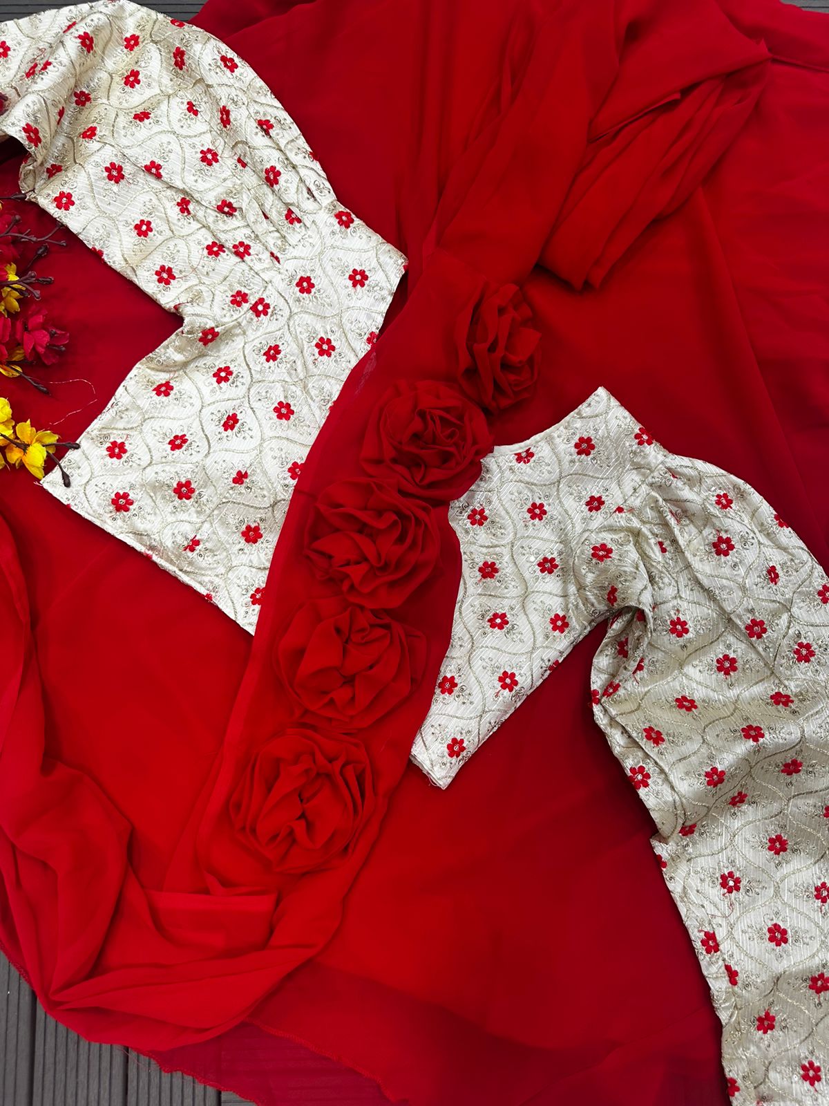RED NEW DESIGNER PARTY WEAR LAHENGA SAREE WITH STICH BLOUSE WITH EMBROIDERY WORK WITH FANCY FLOWER