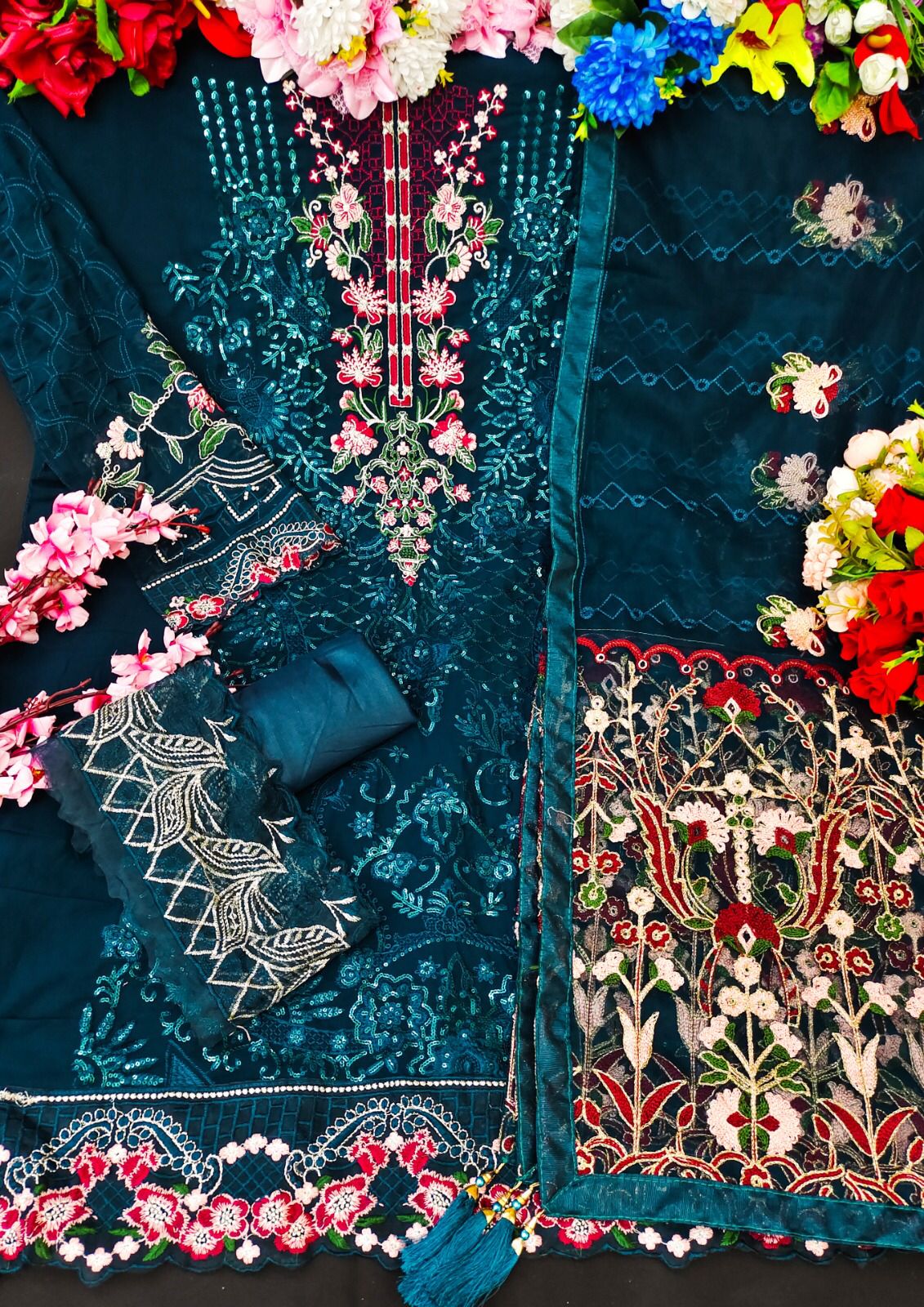 Georgette Beautiful Embroidery Work Stylish Designer Pakistani Salwar Kameez Suit For Womens