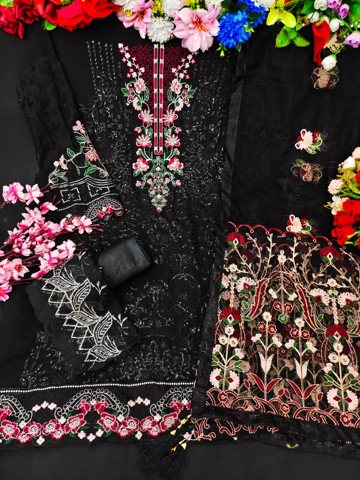 Georgette Beautiful Embroidery Work Stylish Designer Pakistani Salwar Kameez Suit For Womens