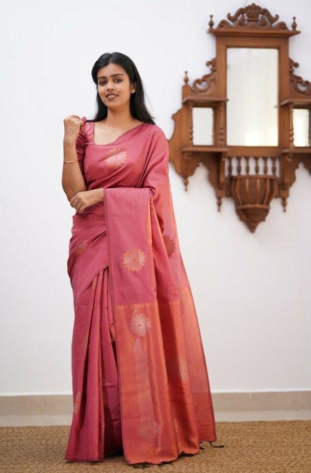 Floral Woven Kanjeevaram Saree with Contrast Border With Beautiful Zahlar