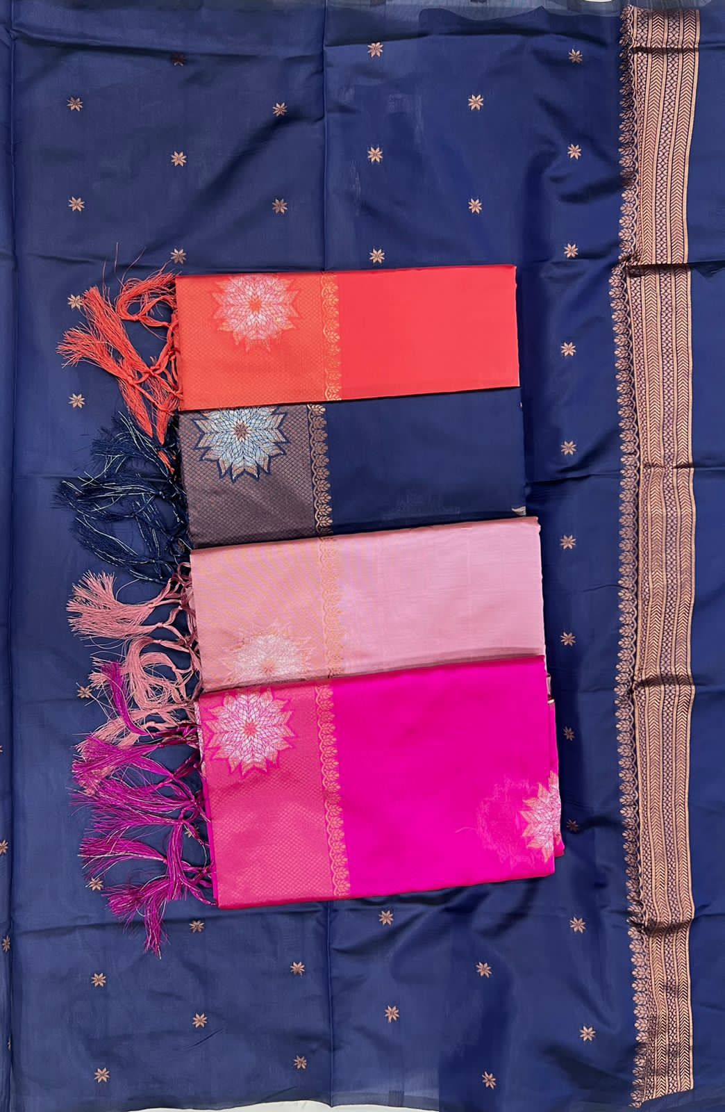 Floral Woven Kanjeevaram Saree with Contrast Border With Beautiful Zahlar