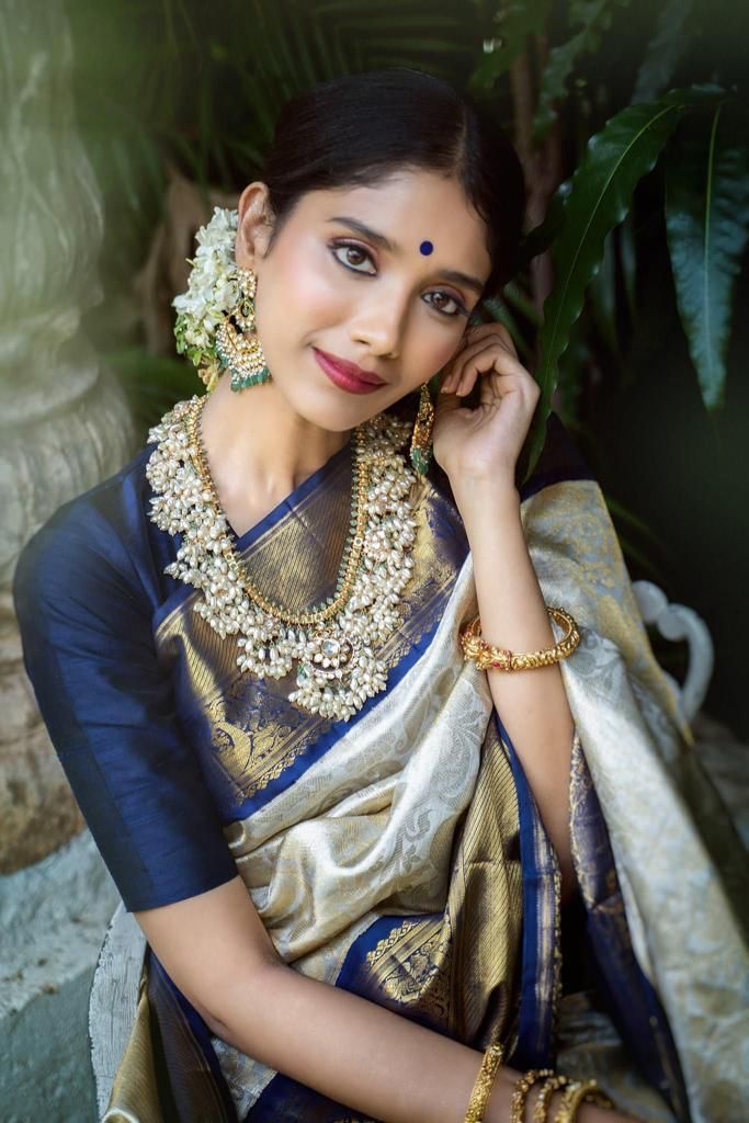 Cream Color Kanjivaram Silk Saree With Haevy Weaving Rich Pallu Exclusive Saree Extra Ordinery party wear Stunning Look Saree With Unstitched Blouse Piece