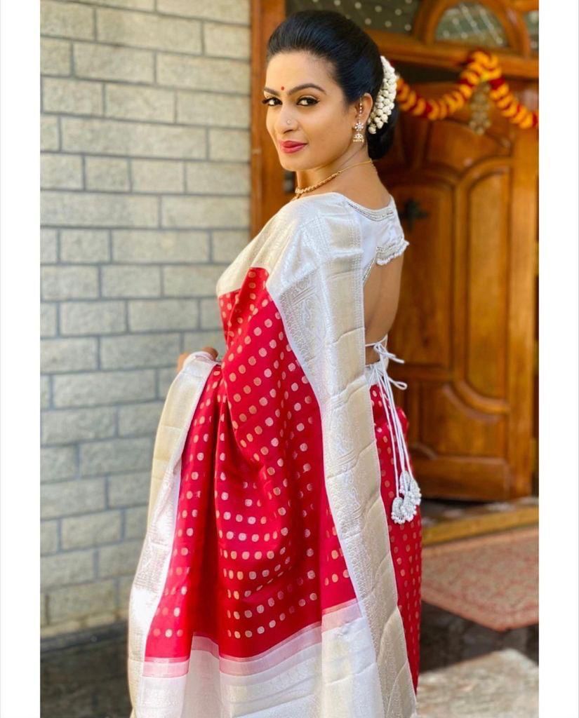 Women's Pink White Kanchipuram Banarasi Lichi Silk Saree With Plain Unstitched Blouse piece