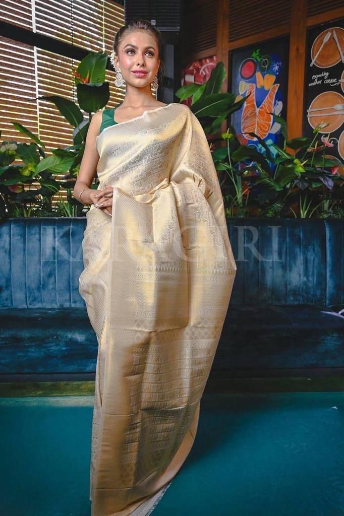 Wine & Cream Women's Kanchipuram Pattu Silk Jacquard Saree With Blouse