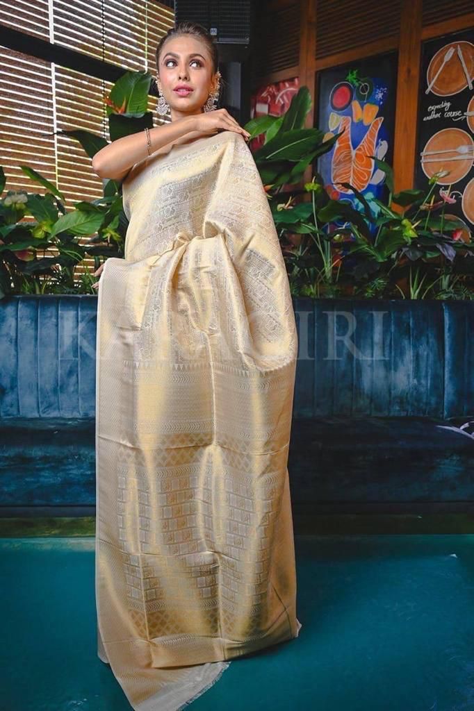 Wine & Cream Women's Kanchipuram Pattu Silk Jacquard Saree With Blouse