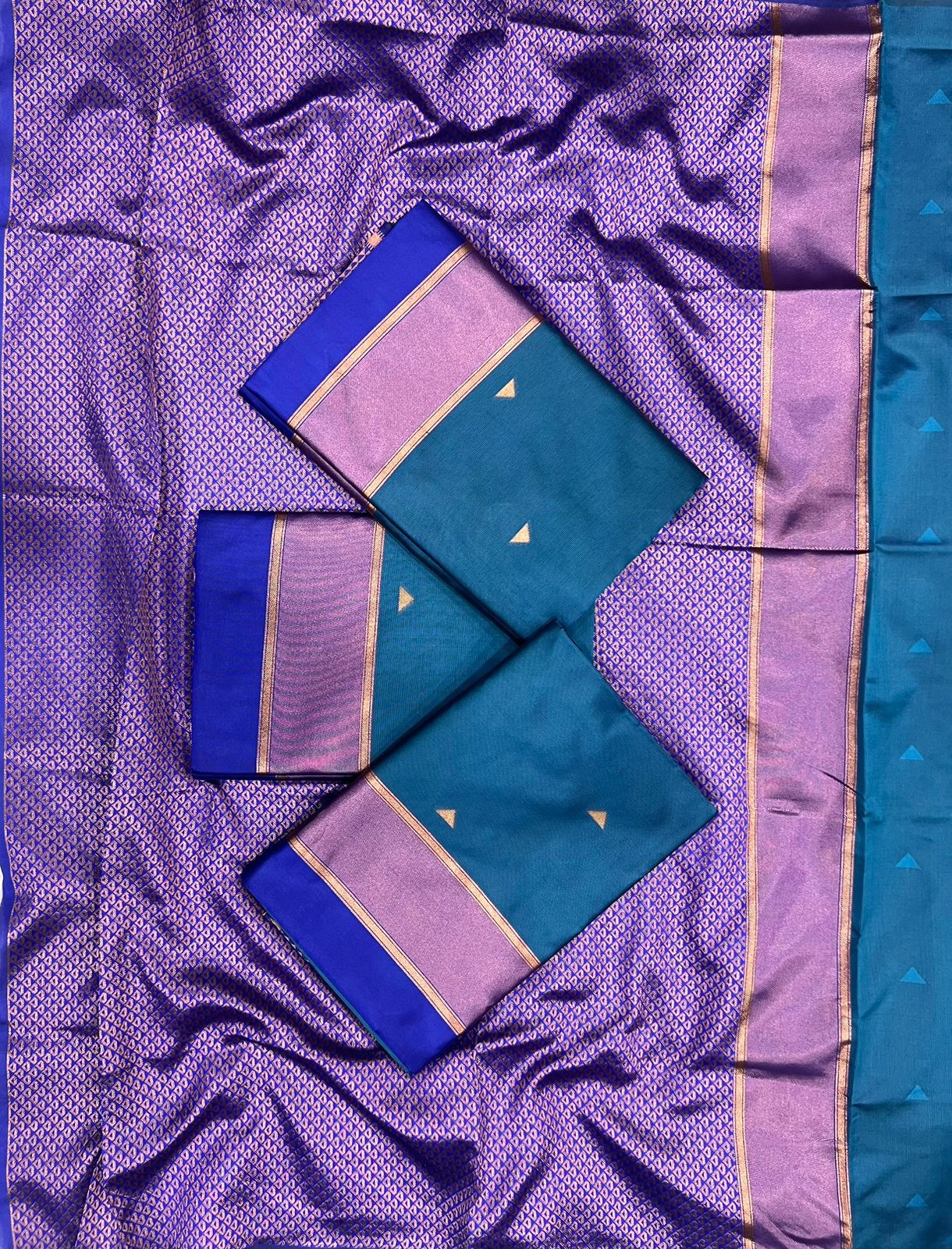 Blue & Rama Banarasi Style Pure Kanjivaram Silk Jacquard Saree With Un-Stiched Blouse