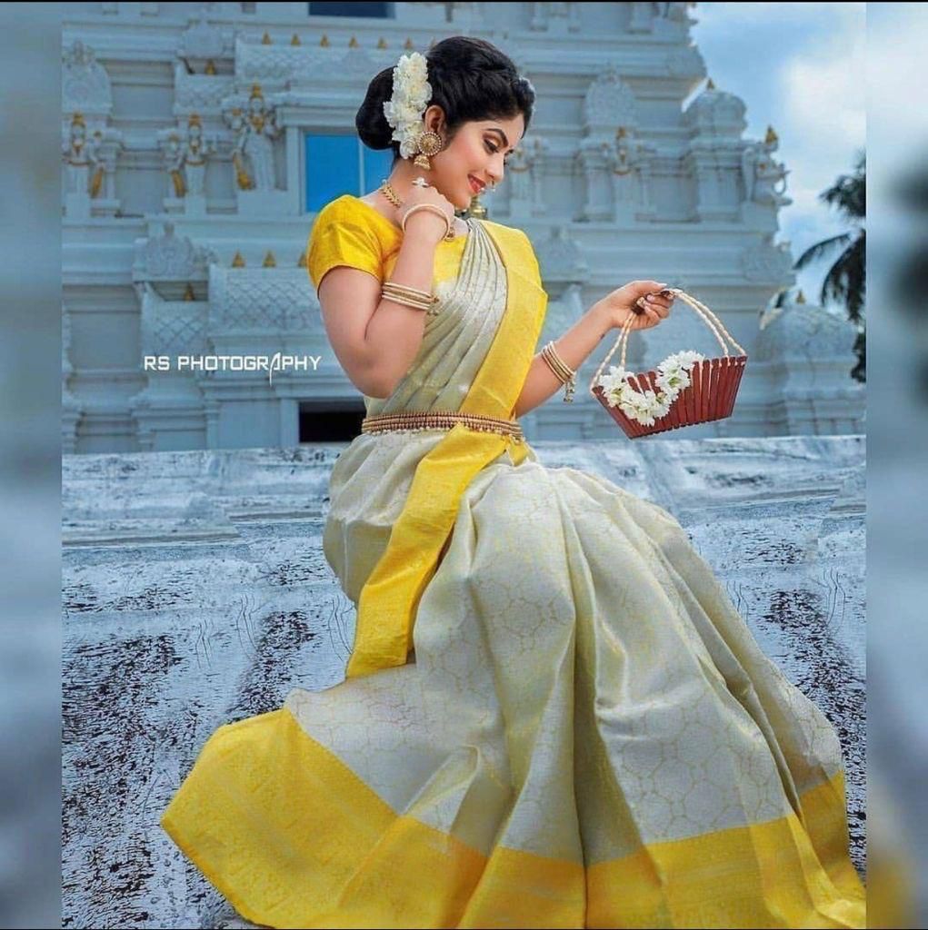 Yellow White Banarasi Style Pure Kanjivaram Silk Jacquard Kanchipuram Pattu Saree With Un-Stiched Blouse