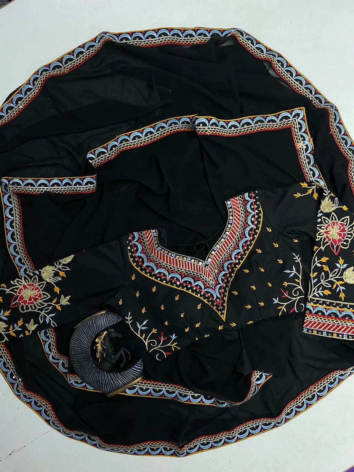 Most beautiful latest Black Deisginer Reception saree with Beautiful Embroidery work on border with Beautiful Embroidery work Unstiched blouse