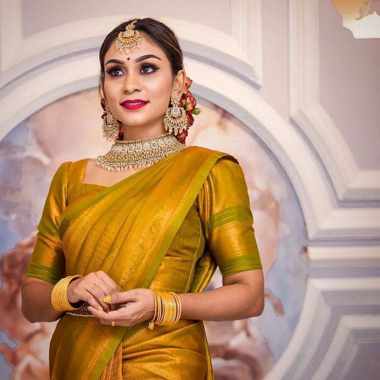 Jacquard Work Weaving Softy Silk Litchi Silk Saree (Separate Blouse Piece) traditional wear Saree