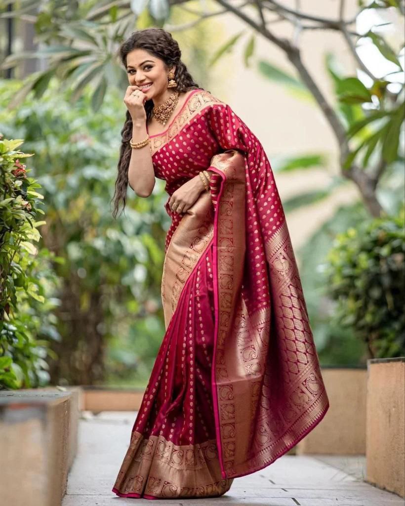 Beautiful Red Women Kanjeevaram Woven Banarasi Silk Saree with Contrast Border