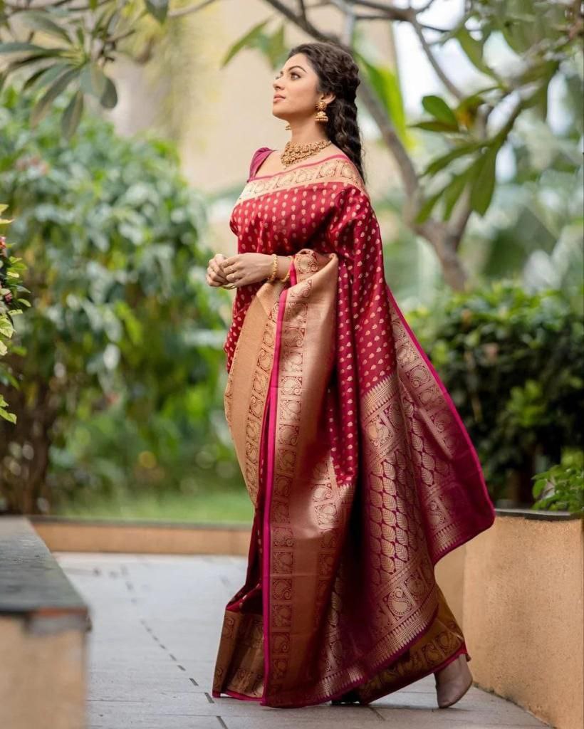 Beautiful Red Women Kanjeevaram Woven Banarasi Silk Saree with Contrast Border