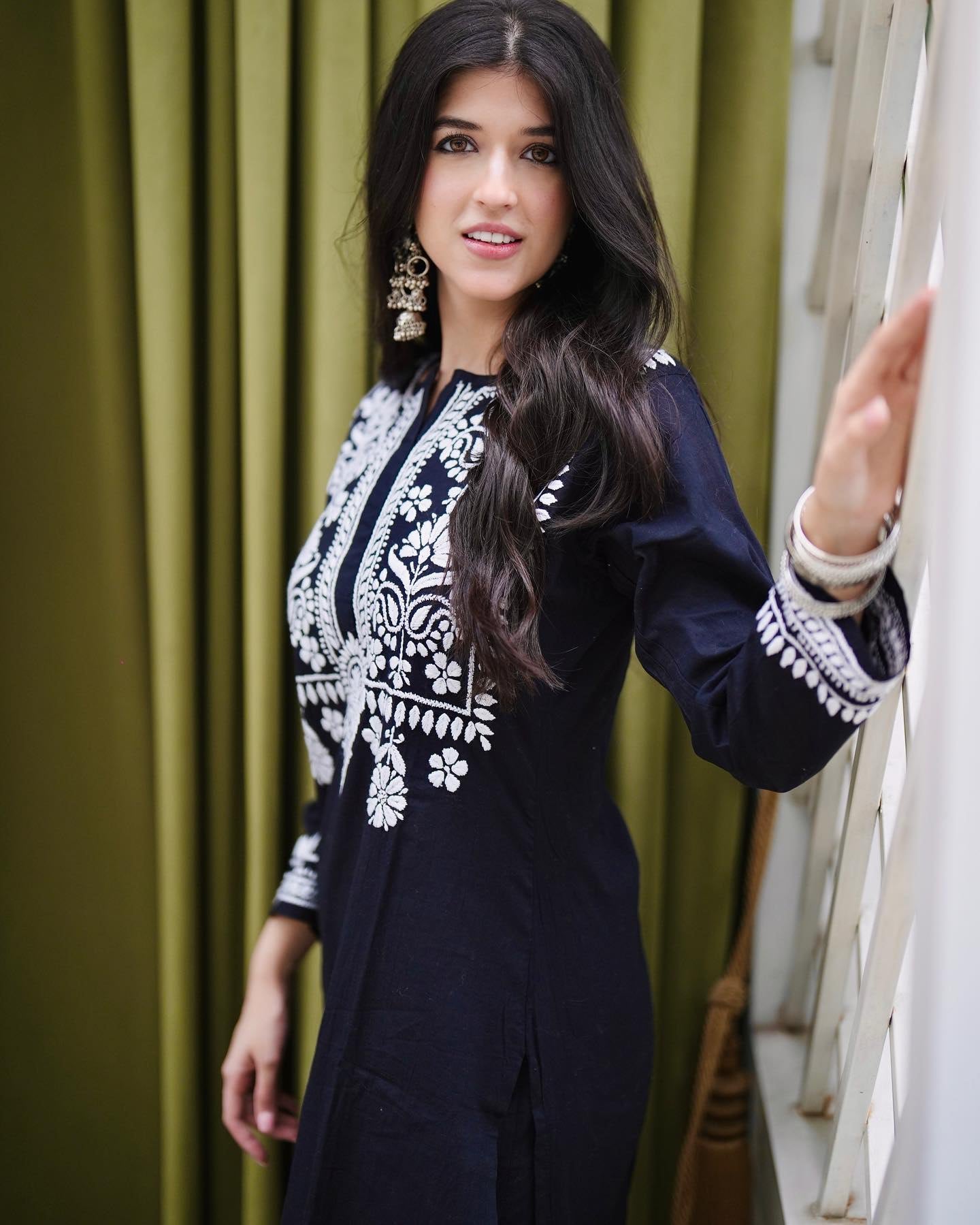 Women's Ready-to-Wear Chain Stitch Rayon Cotton Black Colour Kurta with Matching Pants