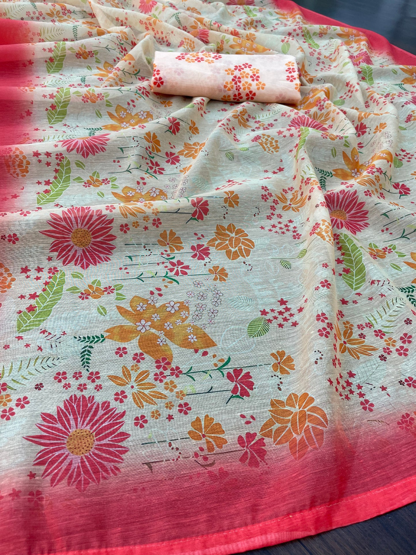Women's Printed Pure Georgette Lace Boardered Saree With Unstitched Blouse Piece