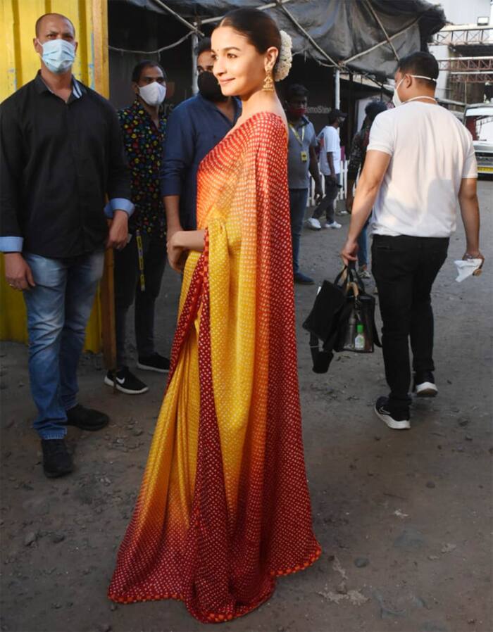 Alia Bhatt Red Color Heavy Satin Georgette Creap Silk Digital Printed Bollywood Saree
