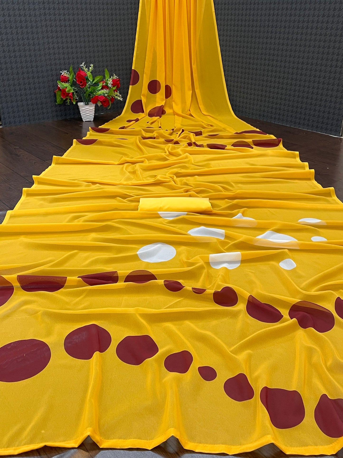 Yellow Faux Georgette Digital Printed Bollywood Saree For Womens With Beautiful Blouse Piece
