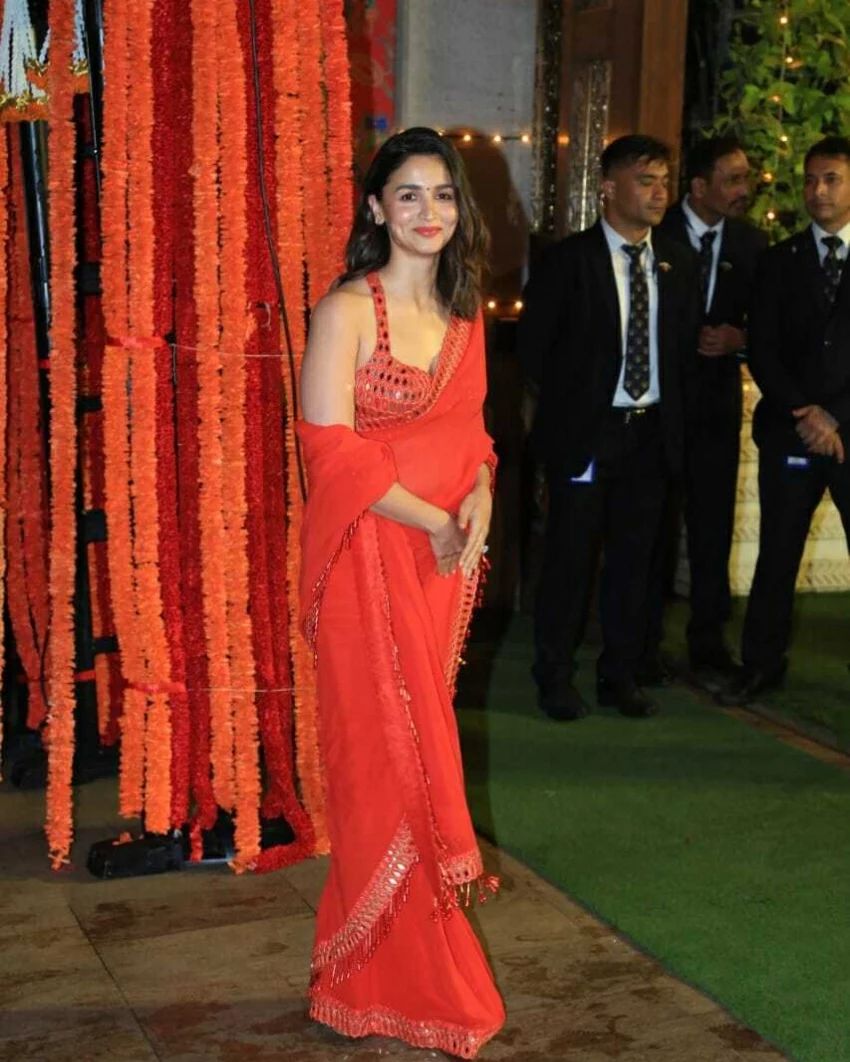 Red Color Women's Bollywood Fancy Georgette Saree With Unstitched Mirror Worked Blouse