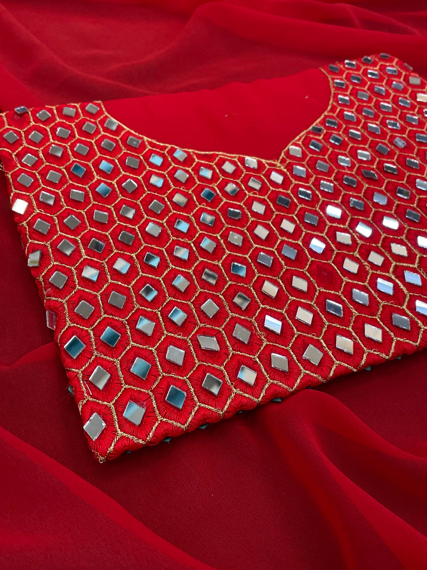 Red Color Women's Bollywood Fancy Georgette Saree With Unstitched Mirror Worked Blouse