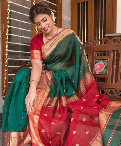Green Women's Heavy Banarasi Silk Woven Pattern Modern Jacquard Work Most Trendy and Famous 5.5 Meter Saree with  fully Jacquard Trendy Work Blouse Peice.