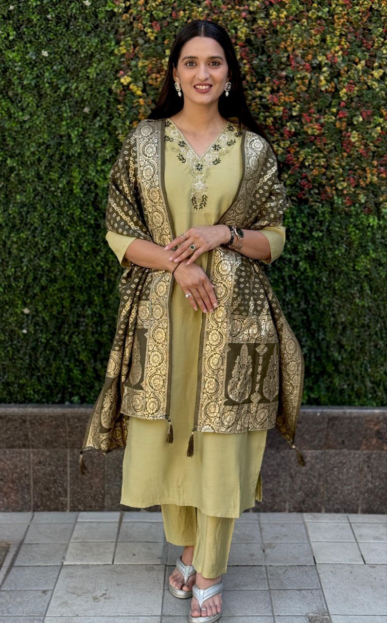 Designers Kurti Pent Dupatta Set,Premium Roman Silk, Cotton Inner (Full), Heavy Quality Nylon Muslin jacquard With Latkan and Hand Work