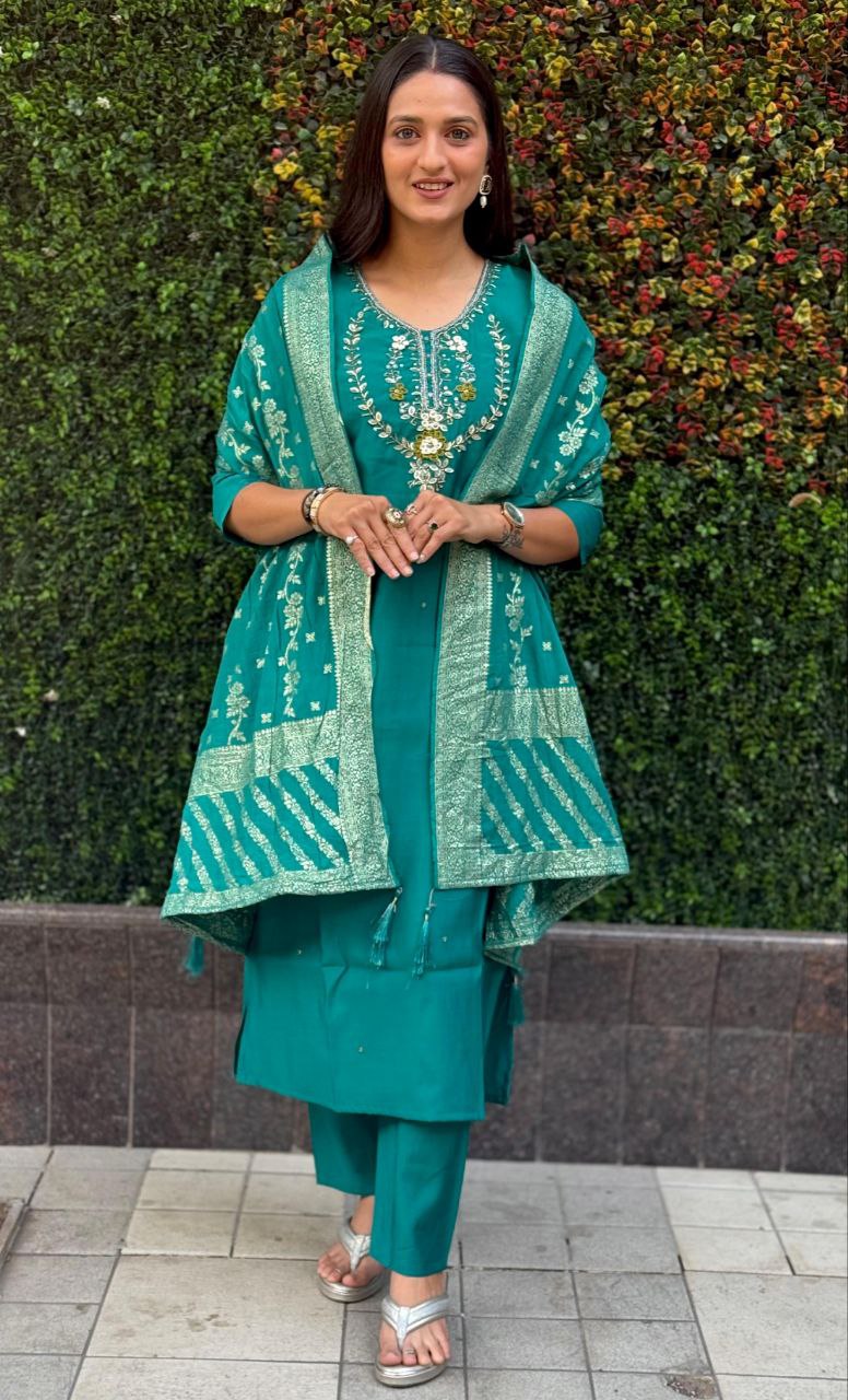 Designers Kurti Pent Dupatta Set, Premium Roman Silk, Dupatta Hevay Quality Nylon Muslin jacquard With Latkan, Hand Work, Cotton Inner (Full)