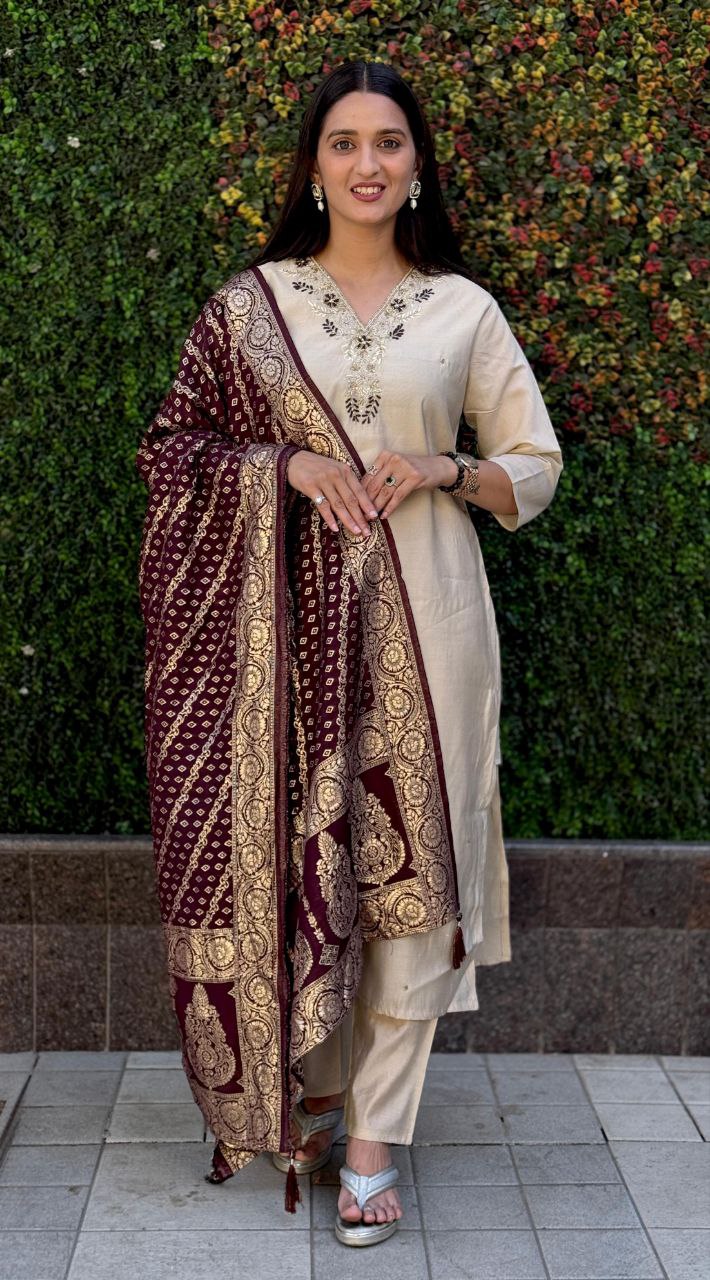 Designers Kurti Pent Dupatta Set,Premium Roman Silk, Cotton Inner (Full), Heavy Quality Nylon Muslin jacquard With Latkan and Hand Work