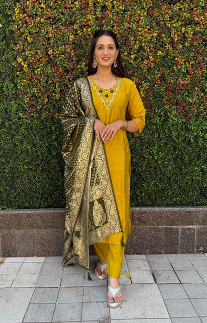 Designers Kurti Pent Dupatta Set, Premium Roman Silk, Cotton Inner (Full), Heavy Quality Nylon Muslin jacquard With Latkan and Hand Work