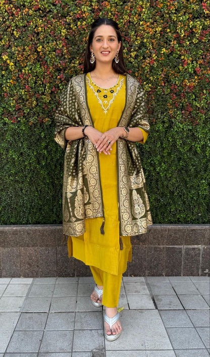 Designers Kurti Pent Dupatta Set, Premium Roman Silk, Cotton Inner (Full), Heavy Quality Nylon Muslin jacquard With Latkan and Hand Work