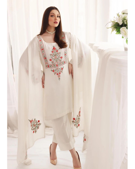 Indian Designer Women Embroidery Work Georgette Salwar Kameez, Beautiful Women White Kurti With Pant & Dupatta