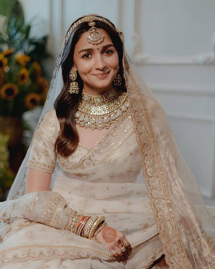 Alia Bhatt Inspired Off White Organza Silk Saree With Embroidery Work, Designer Saree, Bollywood Ready To Wear Saree