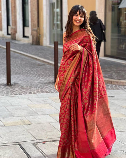 Women's PIink Color Soft Litchi Silk Saree with Unstitched Blouse Piece.