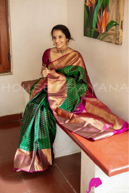 Bollywood Style kanchipuram silk Traditional Green Colore Saree Bold And Beautiful Saree With Weaving Silk Exclusive Indian Wedding Saree