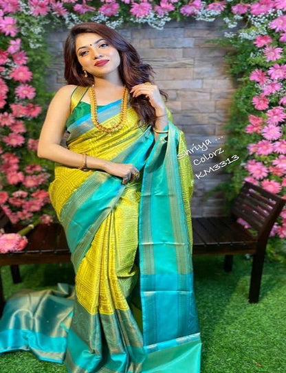 Jacquard Banarasi Lichi Silk Saree with Contrast Border & Blouse Piece For Womens