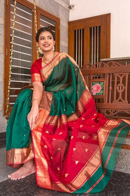 Green Women's Heavy Banarasi Silk Woven Pattern Modern Jacquard Work Most Trendy and Famous 5.5 Meter Saree with  fully Jacquard Trendy Work Blouse Peice.