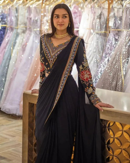Most beautiful latest Black Deisginer Reception saree with Beautiful Embroidery work on border with Beautiful Embroidery work Unstiched blouse