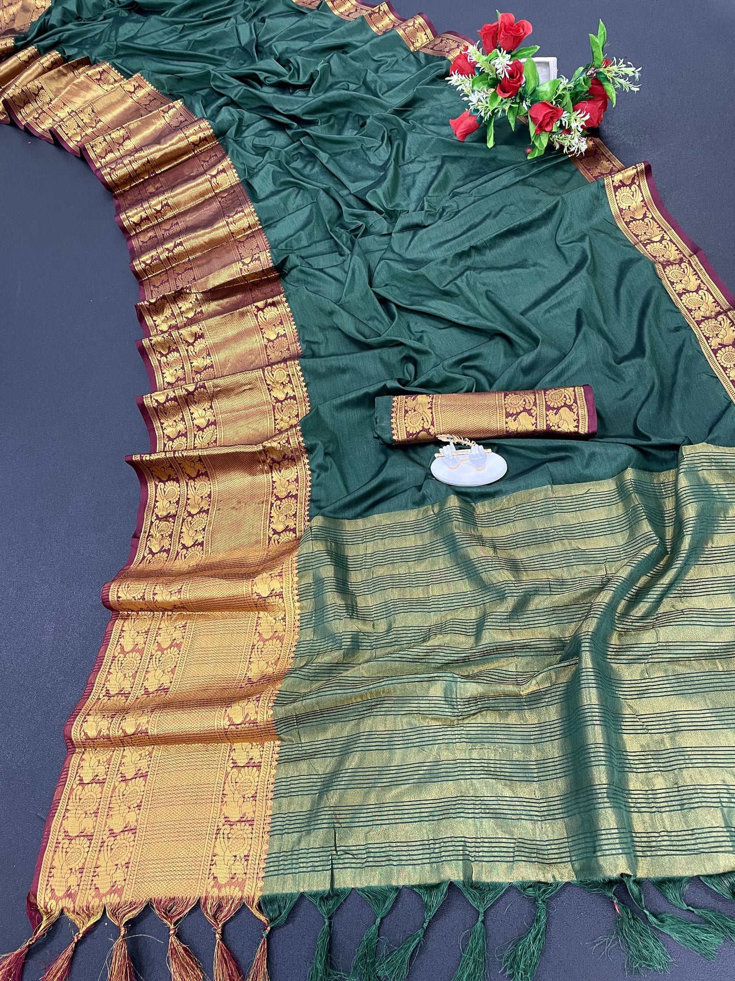 Women's Banarasi Style Pure Kanjivaram Silk Jacquard Kanchipuram Pattu Saree With Un-Stiched Blouse