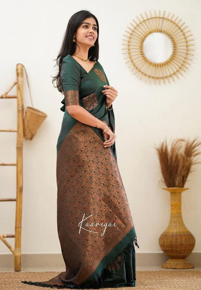 Women's Kanchipuram Banarasi Lichi Silk Kanjivaram Saree With Plain Unstitched Blouse Piece