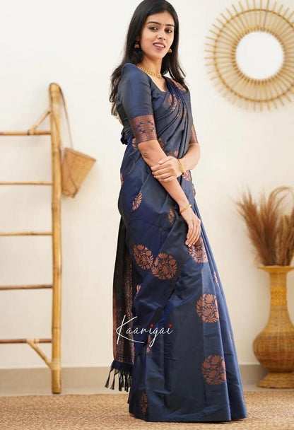 Women's Kanchipuram Banarasi Lichi Silk Kanjivaram Saree With Plain Unstitched Blouse Piece