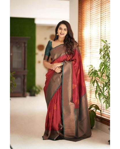 Floral Woven Banarasi Silk Saree with Contrast Border And Contrast Blouse Piece
