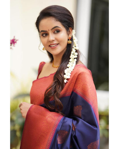 Floral Woven Banarasi Silk Saree with Contrast Border And Contrast Blouse Piece