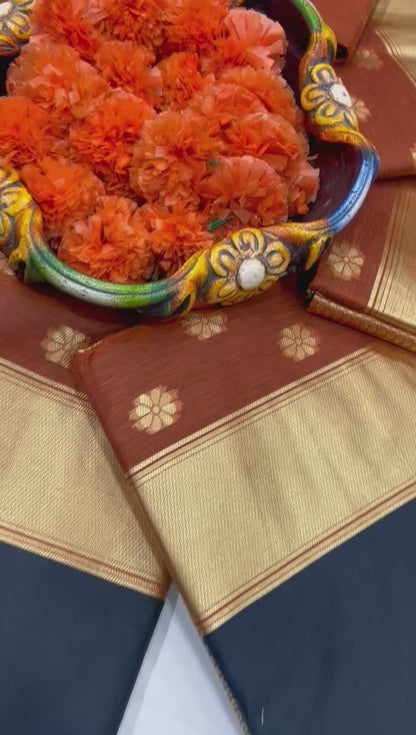 Black Women's Kanjivaram Soft Pure Silk Banarasi Sarees With Contrast Blouse Piece